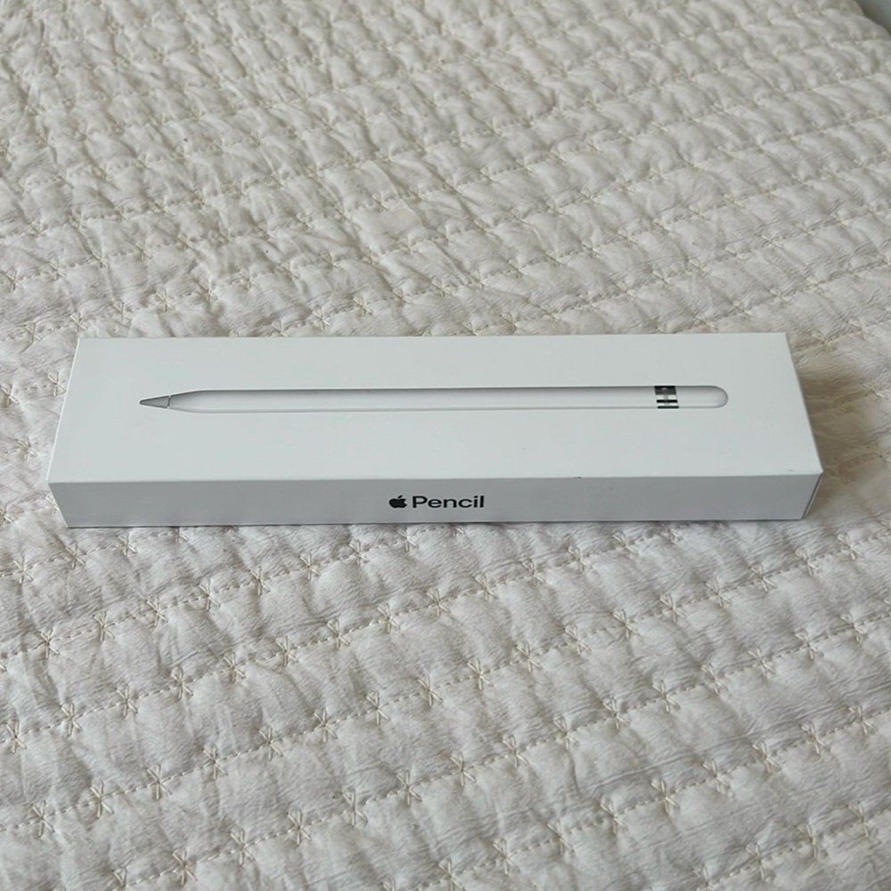 New with Tags Apple Pencil with Lightning Connect